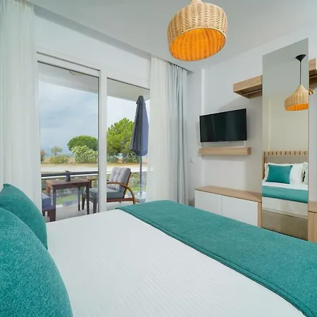 Sentimento Sea Breeze Hotel *